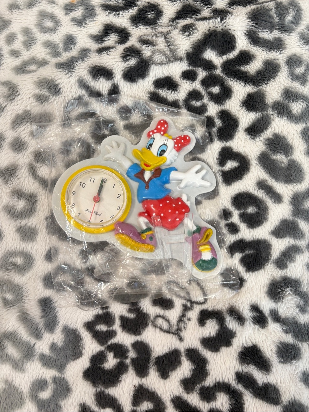 Vintage Daisy Duck Clock